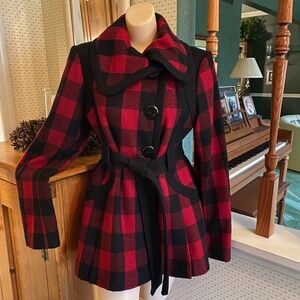 GUESS RED AND BLACK BUFFALO CHECK COAT SIZE LARGE